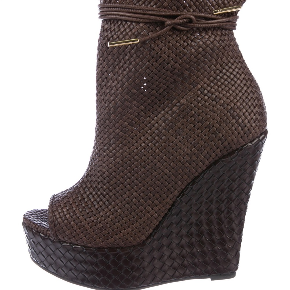 Help me!!! I’m looking for these.